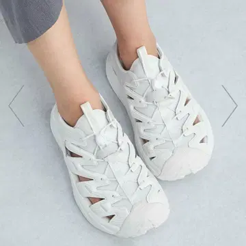 HOKA 화이트 스포츠 샌들 25cm