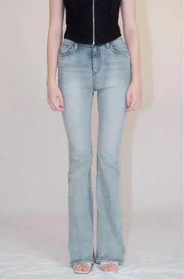 [즉시 구매] yilon SEMI FLARE DENIM