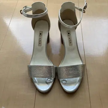 다이애나 샌들 스트랩 실버