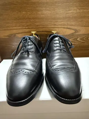 JOHN LOBB HUTTON