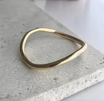 [ chieko+ ] wave bangle gold
