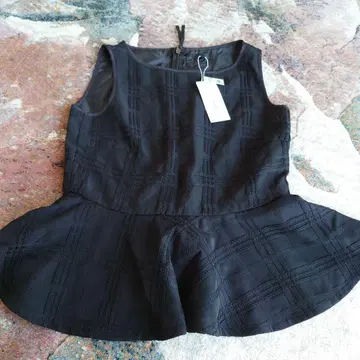 택 포함 새상품 TO BE CHIC 블랙 슬리브리스 튜닉 40