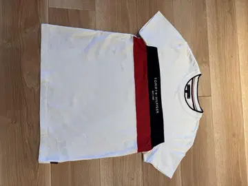 TOMMY HILFIGER 티셔츠 화이트 가격 협상 가능