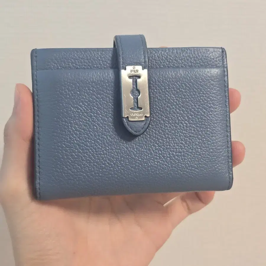 VUNQUE | 분크 Vunque Magpie Card Wallet Aube Blue on Bunjang