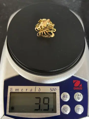 골드 톤 나비 브로치 3.9g