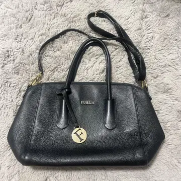 FURLA 블랙 가죽 핸드백