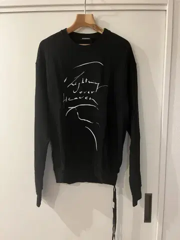 ANN DEMEULEMEESTER 메시지 프린트 맨투맨