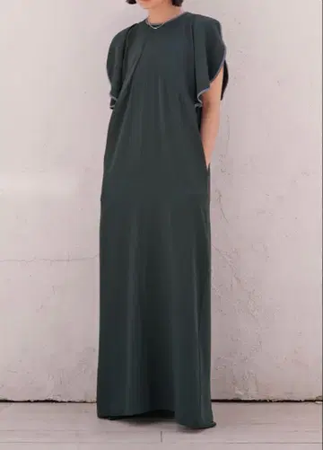 택 포함 새 상품 AKTE 페달 슬리브 원피스