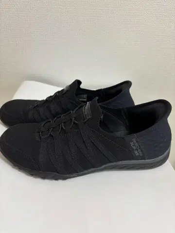 SKECHERS Slip-Ins 블랙스니커즈