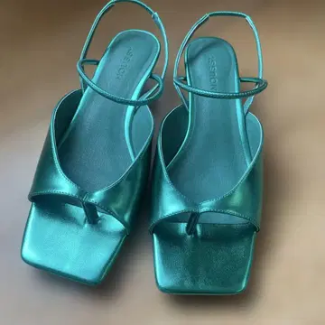 MOUSSY SQUARE TOE THONG SANDALS M