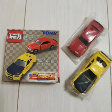 토미카 스카이라인 GT-R (R34) 2000GT 미니카 세트