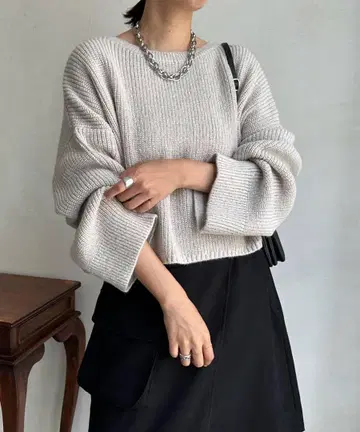 [ 새 상품 ] DouDou 스팽글 숏 기장 풀오버
