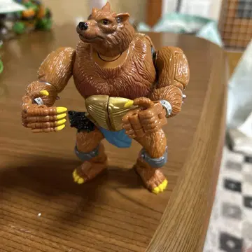 가동식 곰돌이 피규어