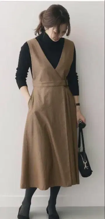 어반 리서치 도어스 허리 벨트 부착 오버롤 스커트 체크
