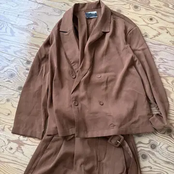 안티카 브라운 셋업