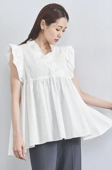 택 포함 새상품 UNITED ARROWS 카슈쿨 프릴 개더 블라우스