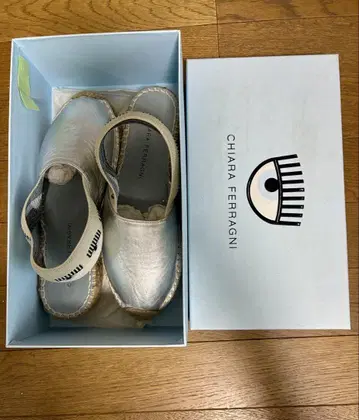 CHIARA FERRAGNI 키아라 페라니 에스파드리유