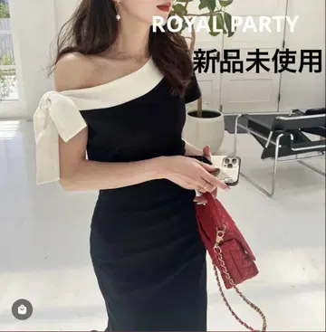 미사용 새상품 로얄 파티 리본 원숄더 배색 컷 상의 블랙