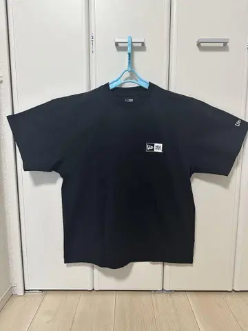 뉴에라 오버사이즈 T셔츠