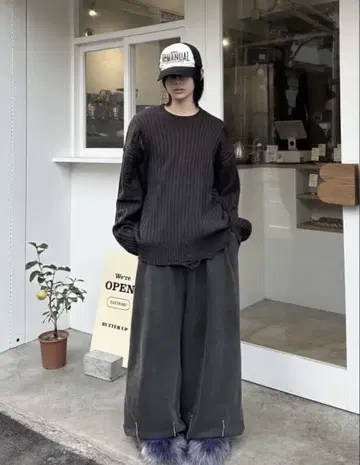 [ LUV CODE ] oversized 데미지 니트