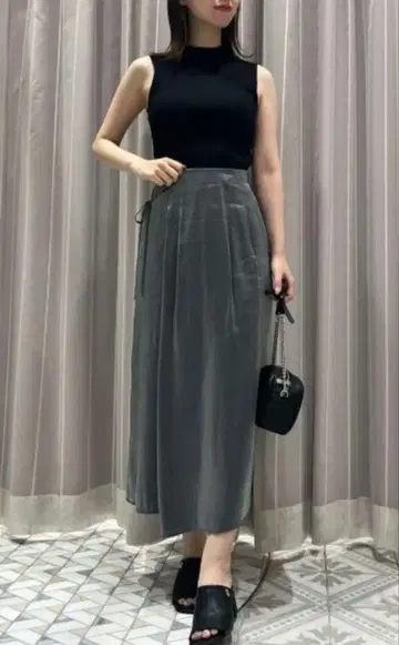 새상품 질스튜어트 샴브레이 새틴 랩스커트
