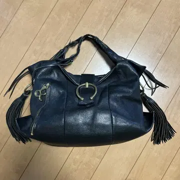 블랙 가죽 프린지 백