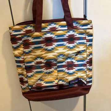 Patagonia 기하학 패턴 토트백