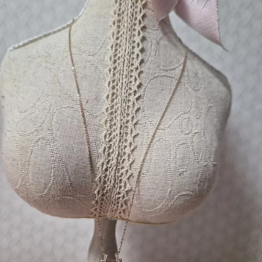 STONEHENGE | 스톤헨지 Stonehenge Lucky U Necklace 14k Rose