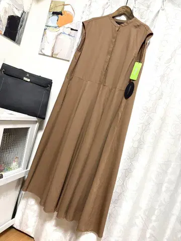 [미사용] 다마 컬렉션 *프렌치 슬리브 절개 플레어 원피스