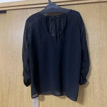 택 포함 새상품 미사용 노블 도트 무늬 시스루 블라우스