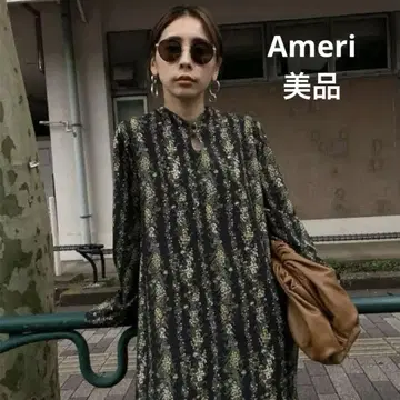 새상품급 Ameri MILLIE TEARS NECK DRESS 인기 상품