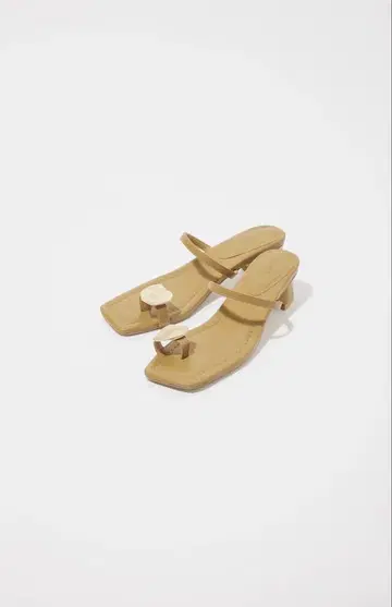 EAPHI NUANCE METAL PLATE THONG SANDALS