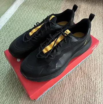 PUMA 스니커즈