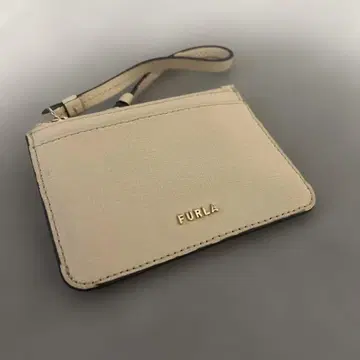 새상품급 FURLA 베이지 동전 지갑 겸 패스 케이스