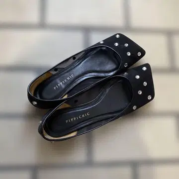 PIPPICHIC 스터드 플랫슈즈 블랙