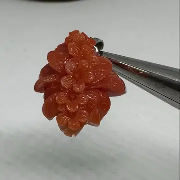 천연 코랄 꽃 조각 펜던트 15.75mm