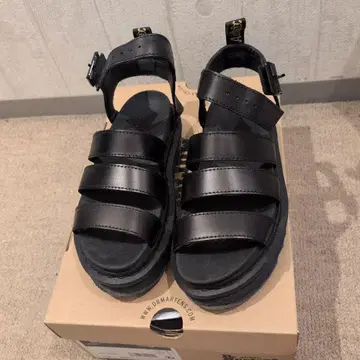 Dr. Martens 블랙 스포츠 샌들 2419001