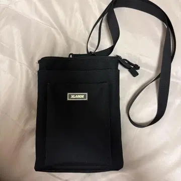 XLARGE 블랙 숄더백
