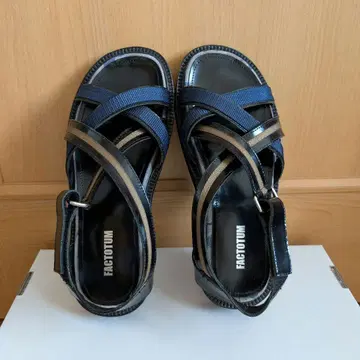 [새상품급] FACTOTUM 팩토텀 크로스 스트랩 샌들 27.0cm