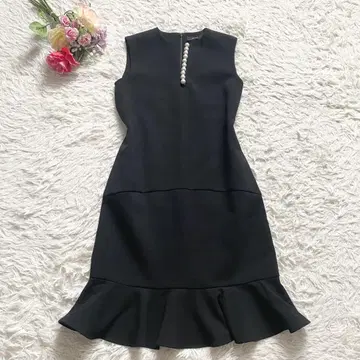 새상품급 요코  펄 슬릿 프릴 드레스 민소매 원피스 36