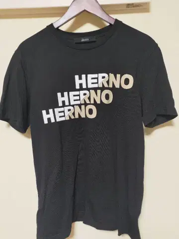 Herno 블랙 T셔츠 로고 프린트 (사이즈 48)