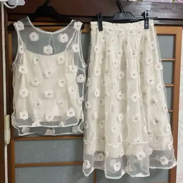 아이보리 꽃무늬 자수 셋업