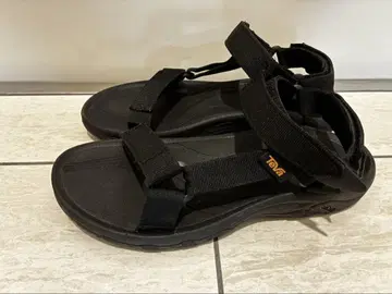 Teva 블랙 스포츠 샌들
