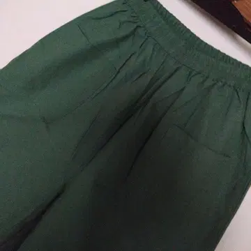넉넉하고 편안한 와이드 벌룬 팬츠