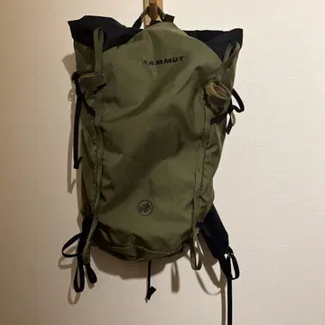 MAMMUT 올리브 그린 백팩