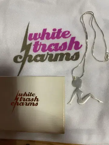 white trash charms 실루엣 목걸이