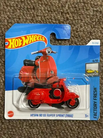 Hot Wheels Vespa 90 SS Super Sprint