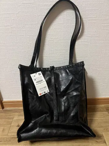 ZARA 블랙 토트백