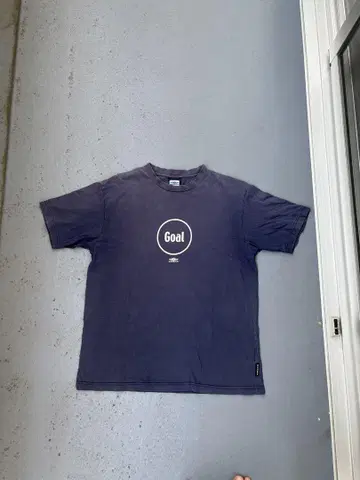 엄브로 티셔츠
