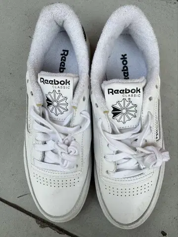 Reebok 스니커즈 24 cm